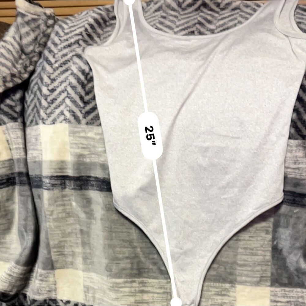 Daisy Gray Ribbed Bodysuit Large Snap Crotch Tank - Picture 8 of 9